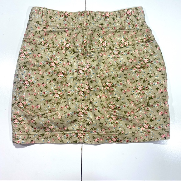 Blanco Floral Y2K Vintage Inspired Woman’s Mini Skirt With 2 Front Pockets 2 - Picture 2 of 13